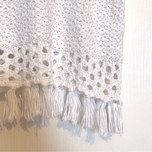 Aerie AE womens XS White Crochet Crop Tank Top fringed resort beachy boho hippie - Picture 6 of 7